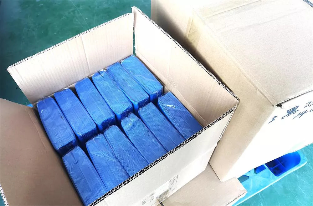 blue paper napkins packed in carton box 1