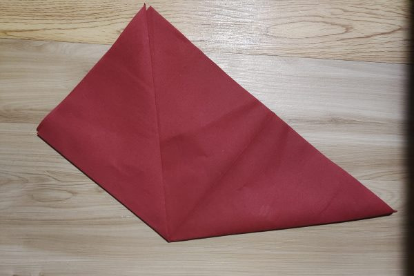 pyramid napkin fold 3